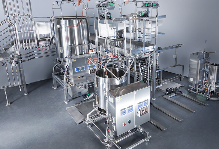 Stainless steel platform integrating four single-use bioreactors